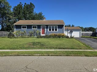 32 Riverdale Rd, Milford, CT 06460