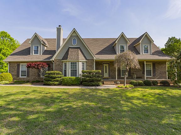 2nd image of 371 Emily Dr