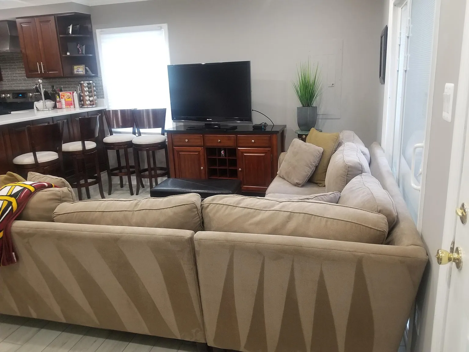2 bed, 1224 sqft, $3,050 — Photo 2