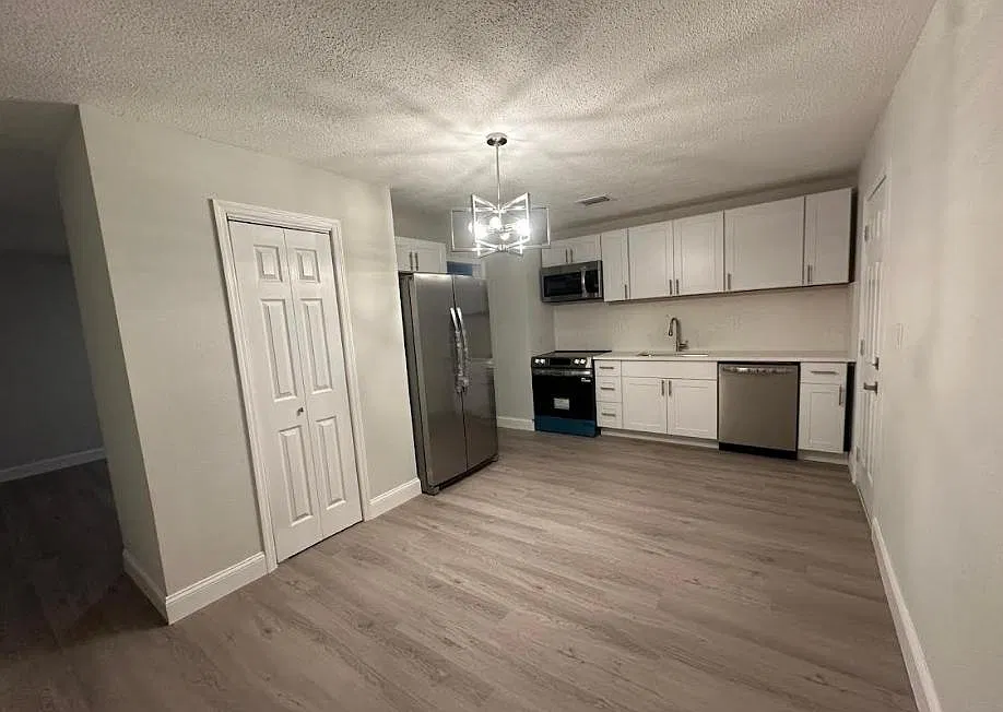 14854 SW 169th Ave — Photo 2