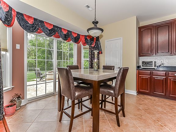 4th image of 10522 Hawick Ct