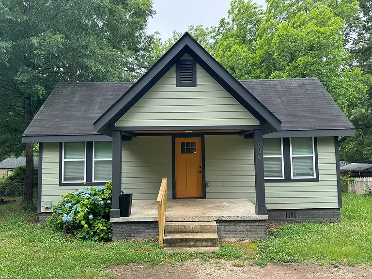 906 Skyland St — Photo 11