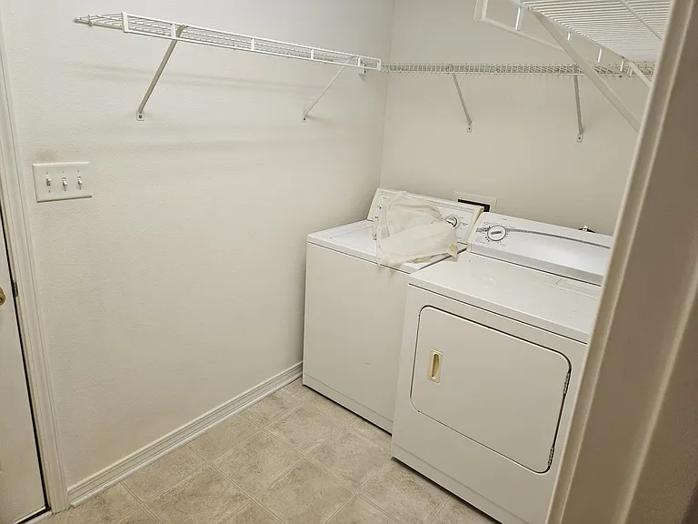 1388 Connemara Cir — Photo 5