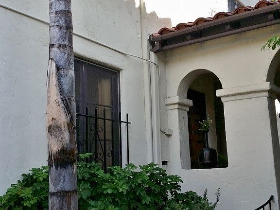 3rd image of 1421 S Crescent Heights Blvd