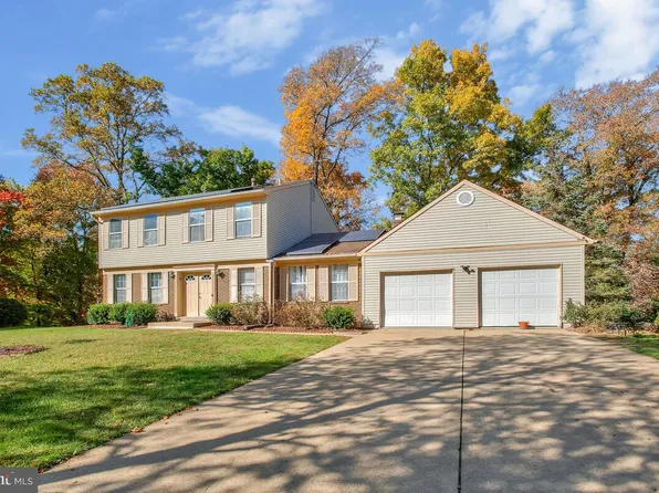 12521 Guinevere Rd, Glenn Dale, MD 20769