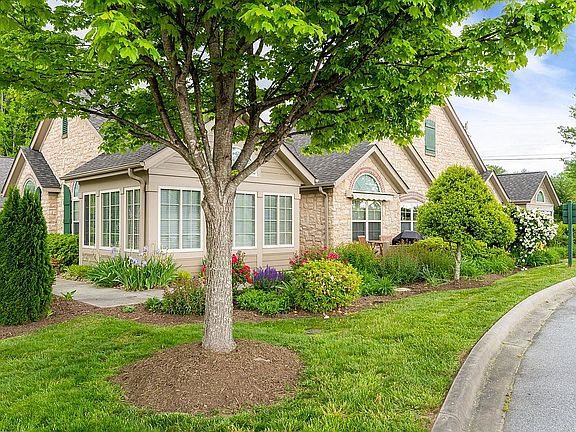 2nd image of 34 Summerfield Pl