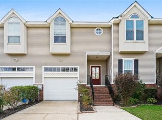 10 Brandon Hall Dr APT B, Destrehan, LA 70047