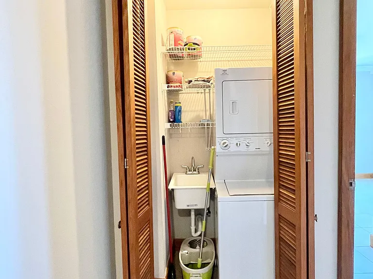 310 Avenida De Diego — Photo 26