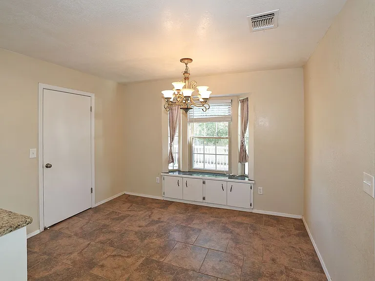 2905 Salem Dr — Photo 11