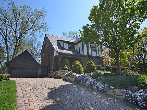 2nd image of 930 Ellison Ave