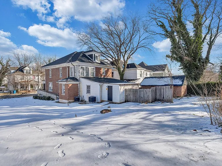 1518 Chapman Ave SW — Photo 4