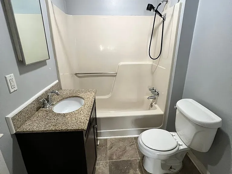 403 Concord Rd — Photo 7