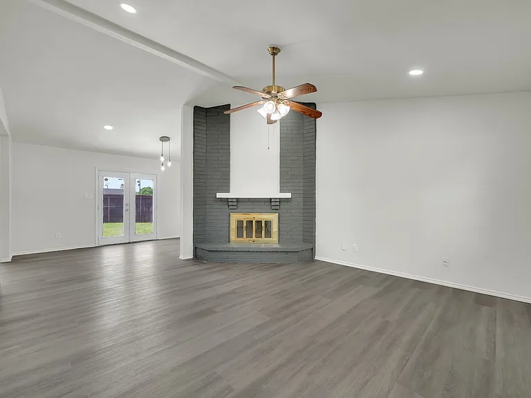 1300 Rivercrest Blvd — Photo 6