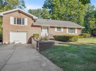 122 Eastview Dr, Normal, IL 61761