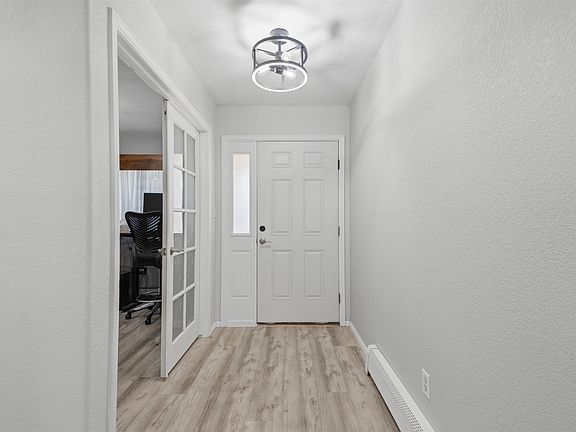 3rd image of 242 Narrow Leaf Dr