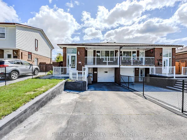 3088 Harold Sheard Dr, Mississauga, ON L4T 1V5