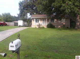 5901 Greenvale Ln, Paducah, KY 42003
