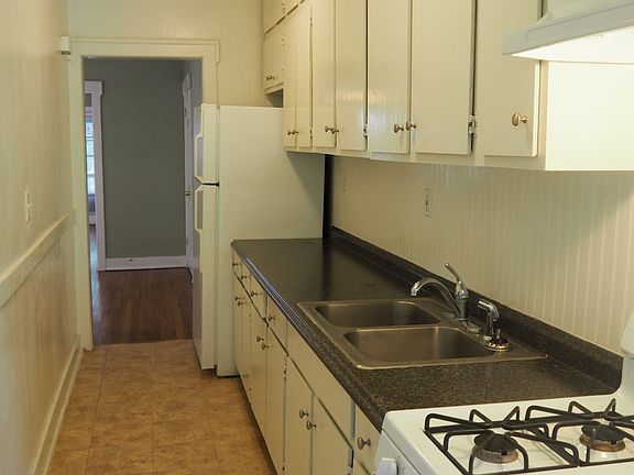5th image of 2759 Charlotte St APT 2S