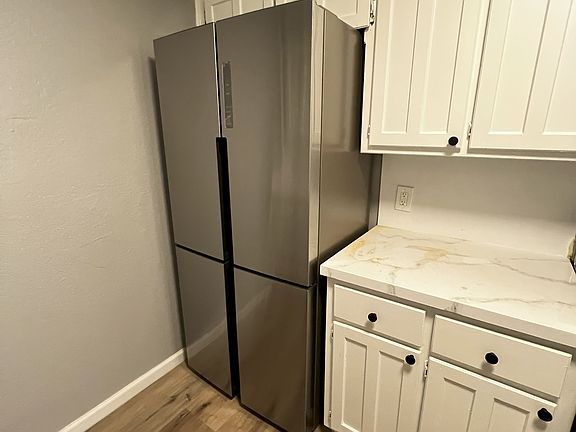 Stainless steel appliances included