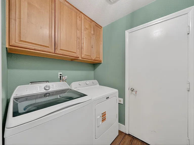 6717 Atwood Ave — Photo 5