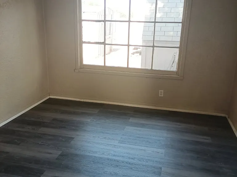 2544 W 4th Pl — Photo 7