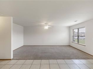 212 E Southern Trace Dr, Rogers, AR 72758
