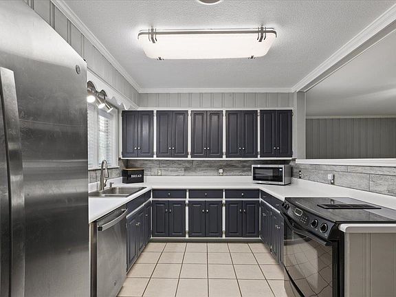 5th image of 502 E Bay St