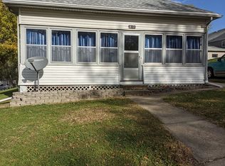 612 Oakland Ave, Oakland, IA 51560
