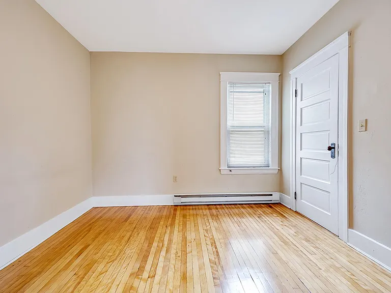 27 Chrome St — Photo 18