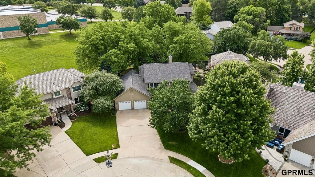 15661 Lamp Cir, Omaha, NE - View 4