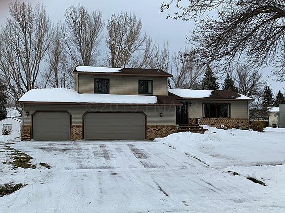 2nd image of 3014 16th Ave S