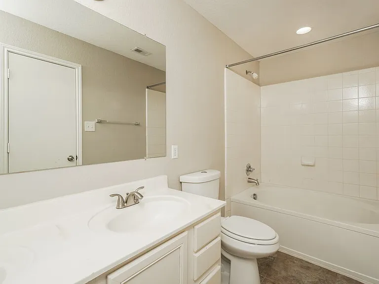 8714 Sunview Park — Photo 10