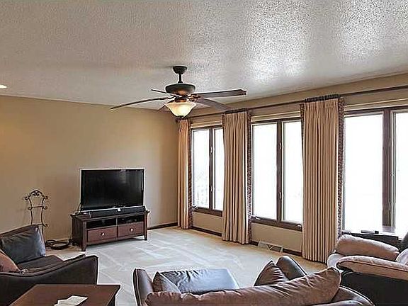 3rd image of 4705 Green Valley Dr SE