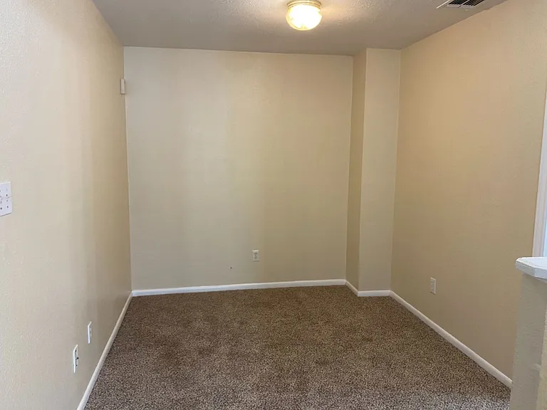 7545 Windsor Oaks — Photo 10