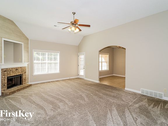 4th image of 8917 Versilia Ave