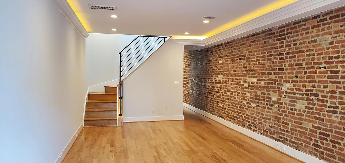 Building Photo - 11th St SE