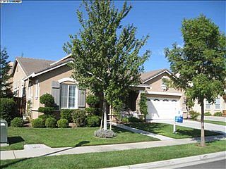 3rd image of 524 Hampton Ct