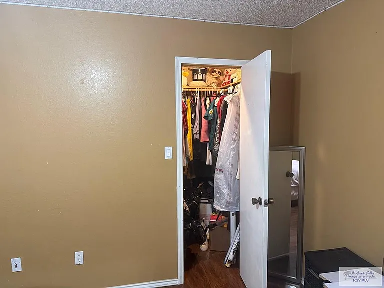 634 Rey Salomon St — Photo 17