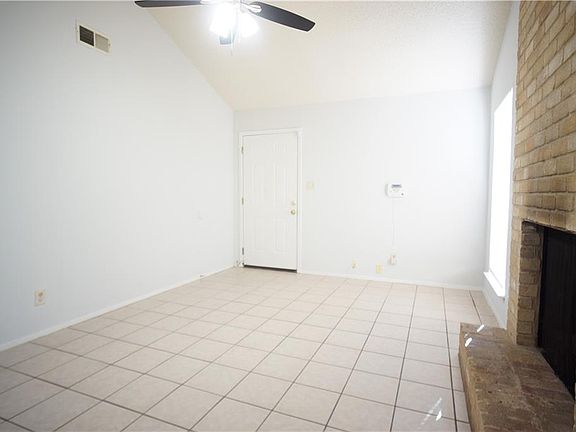 5th image of 1008 Bird Creek Dr #B