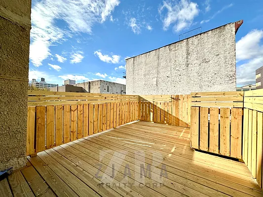 Rented by Zjama Realty Corp | media 18