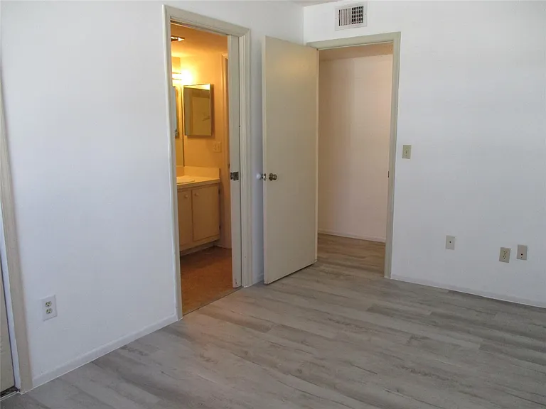 23442 SW 57th Ave #406 — Photo 11