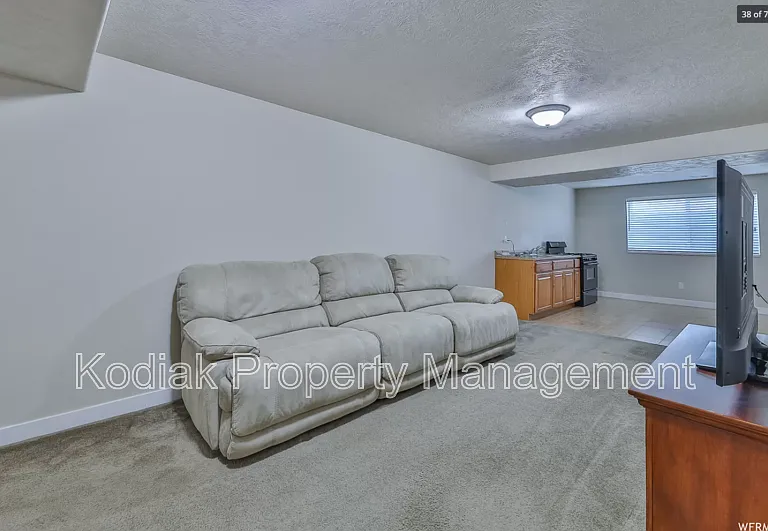 1463 S Kentucky Derby Way — Photo 21