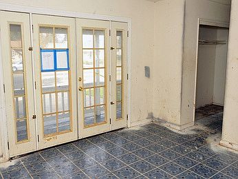 4th image of 5540 Hillsdale Blvd