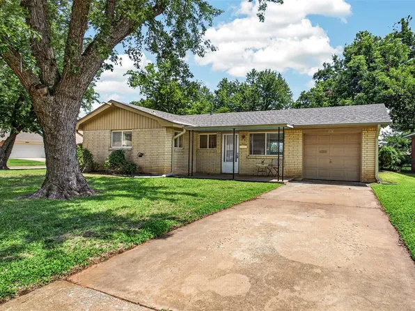 236 Southern Pl, Edmond, OK 73013