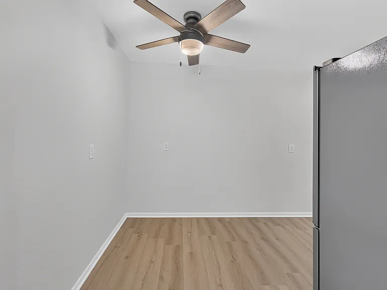 316 Park Ave — Photo 5