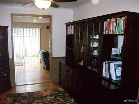 5th image of 2576 Bacon Ave