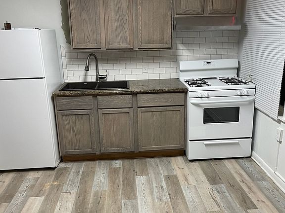 4th image of 2707 Leavenworth St #3