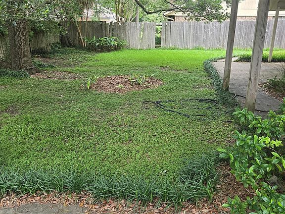 4th image of 515 Lorie Ln