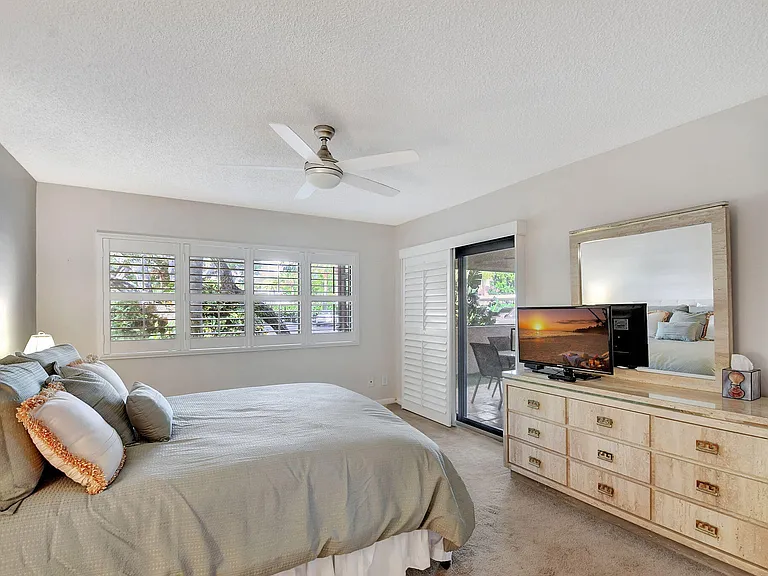318 Oak Harbour Dr #318 — Photo 16