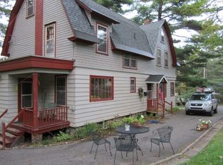 402 Vivian St, Houghton, MI 49931